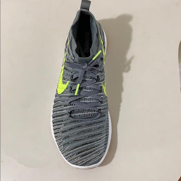 Nike Free Train Force Flyknits - Picture 2 of 4